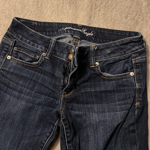 American Eagle Dark Wash Capri Jeans- Stretch- Size 8, worn, but great condition - Picture 2 of 5